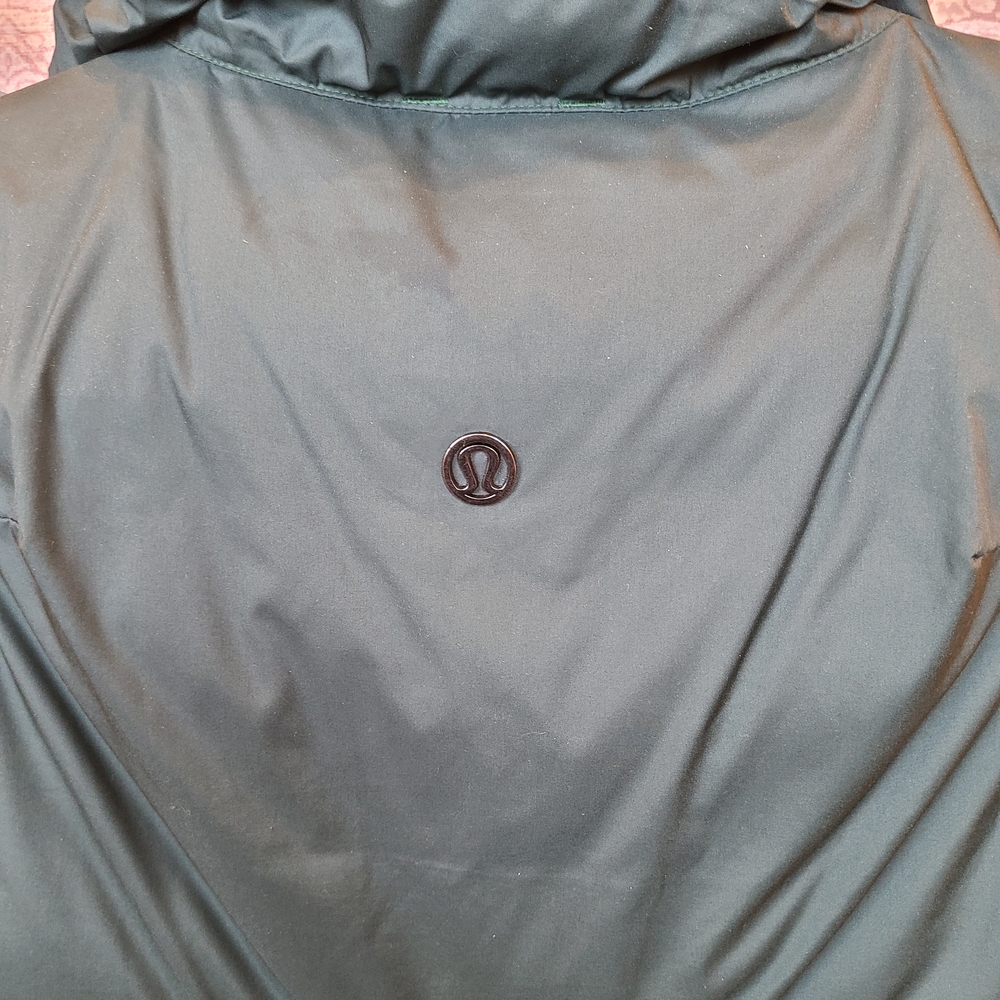 lululemon Quilted Puffy Vest - Picture 4 of 10